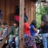 Un grupo de guaraníes paraguayos en su comunidad.